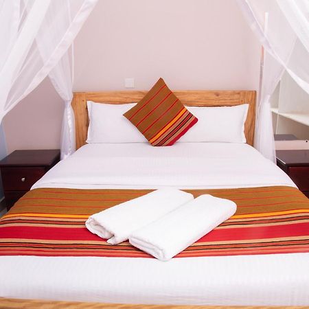 Silver Oaks Hotel Boma Fort Portal Ngoại thất bức ảnh