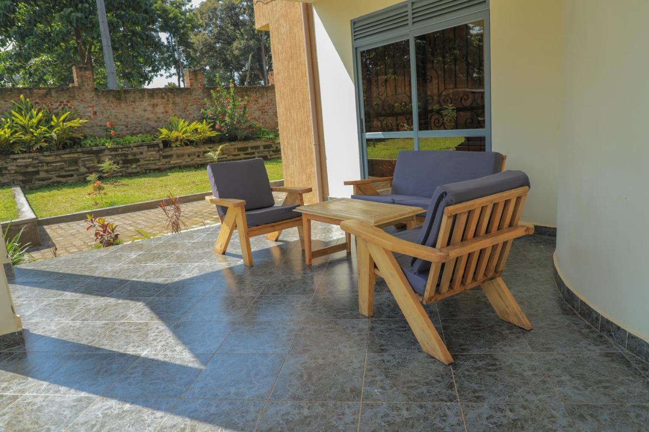 Silver Oaks Hotel Boma Fort Portal Ngoại thất bức ảnh