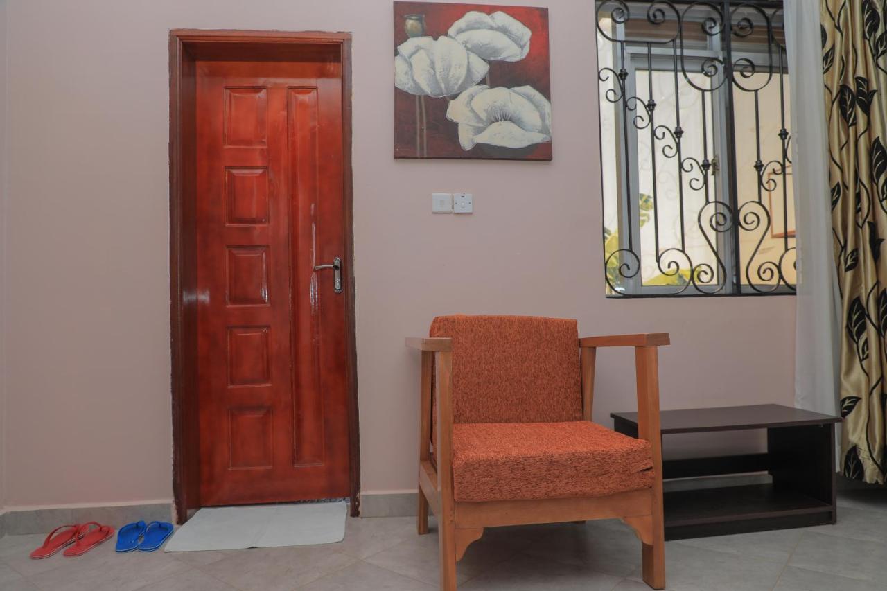 Silver Oaks Hotel Boma Fort Portal Ngoại thất bức ảnh