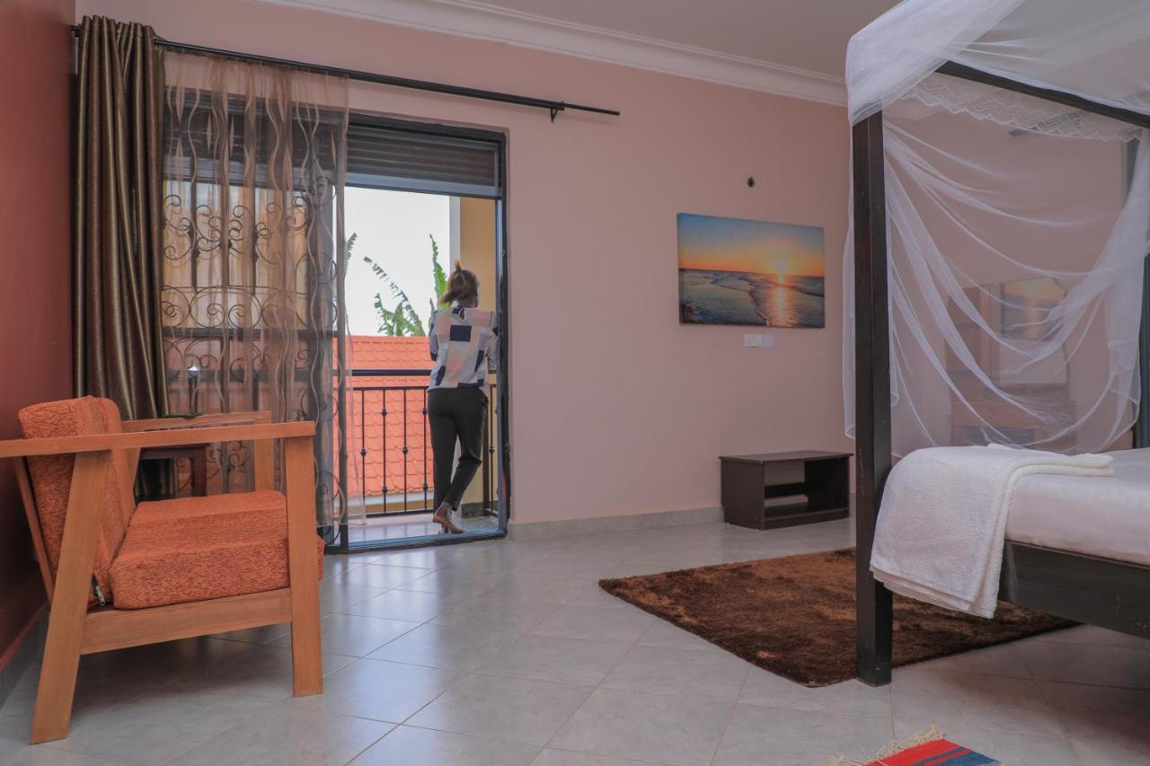 Silver Oaks Hotel Boma Fort Portal Ngoại thất bức ảnh