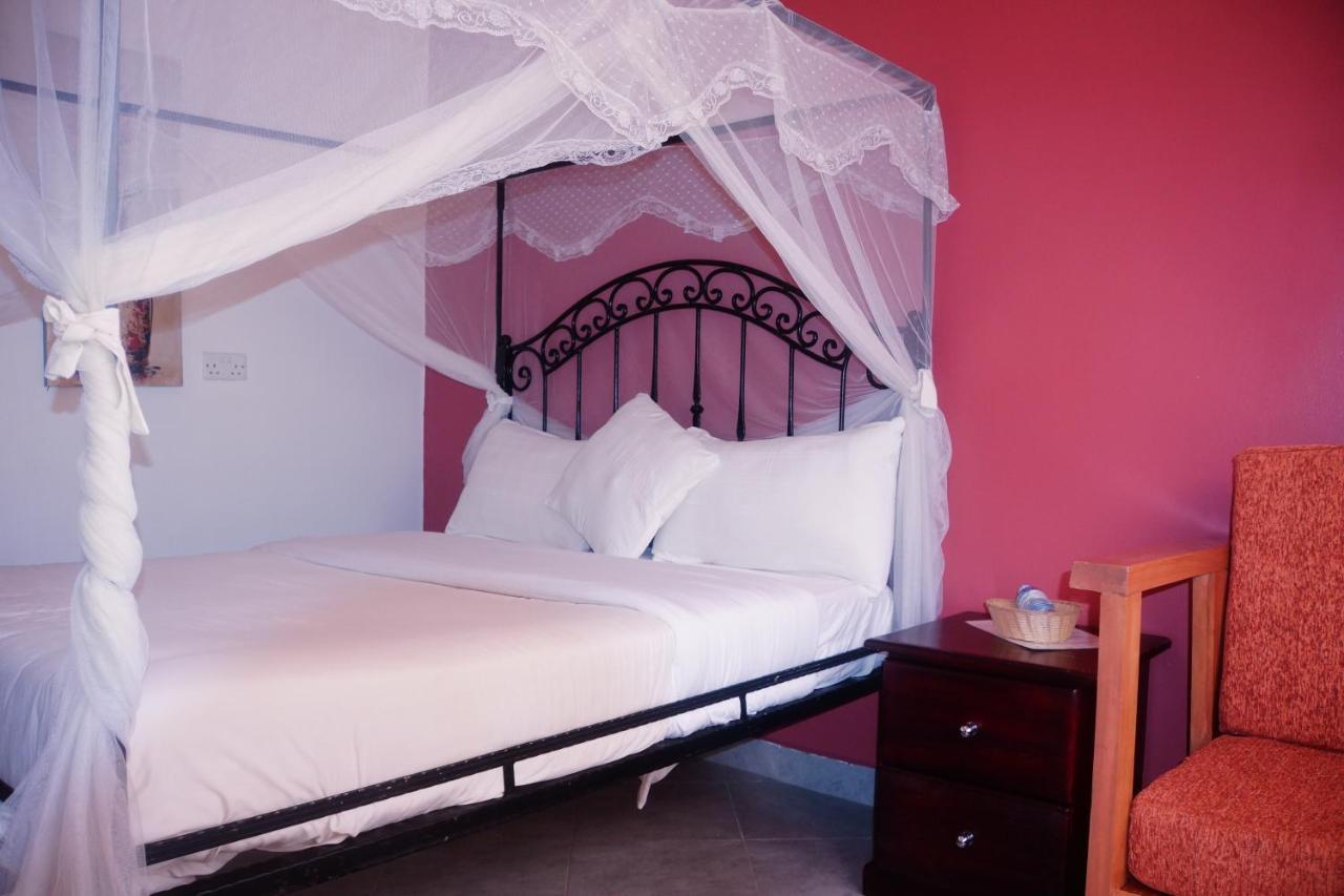 Silver Oaks Hotel Boma Fort Portal Ngoại thất bức ảnh