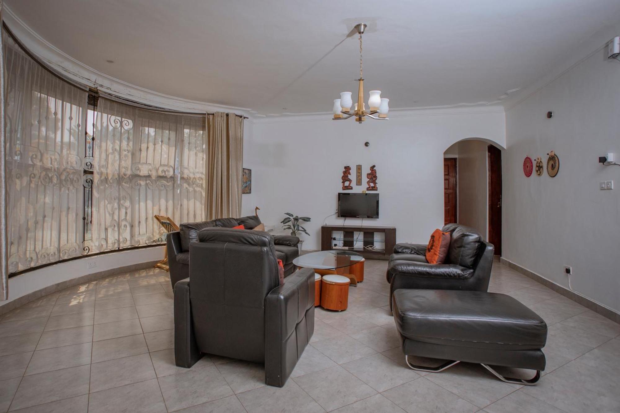 Silver Oaks Hotel Boma Fort Portal Ngoại thất bức ảnh
