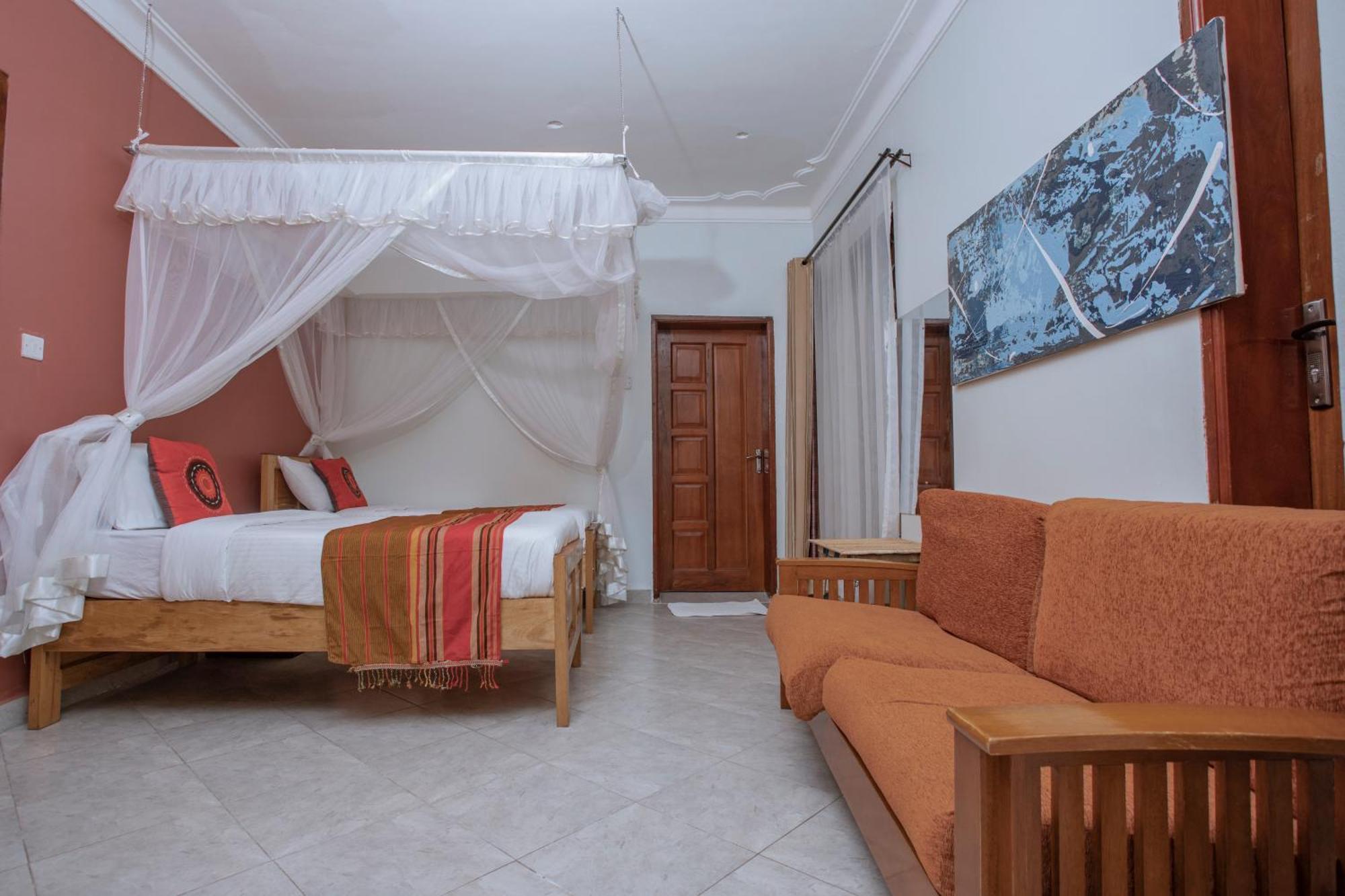 Silver Oaks Hotel Boma Fort Portal Ngoại thất bức ảnh