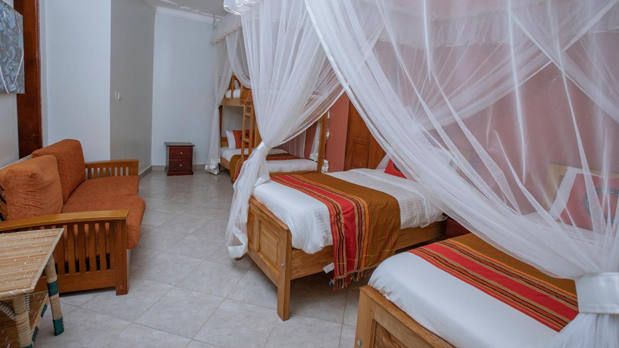 Silver Oaks Hotel Boma Fort Portal Ngoại thất bức ảnh